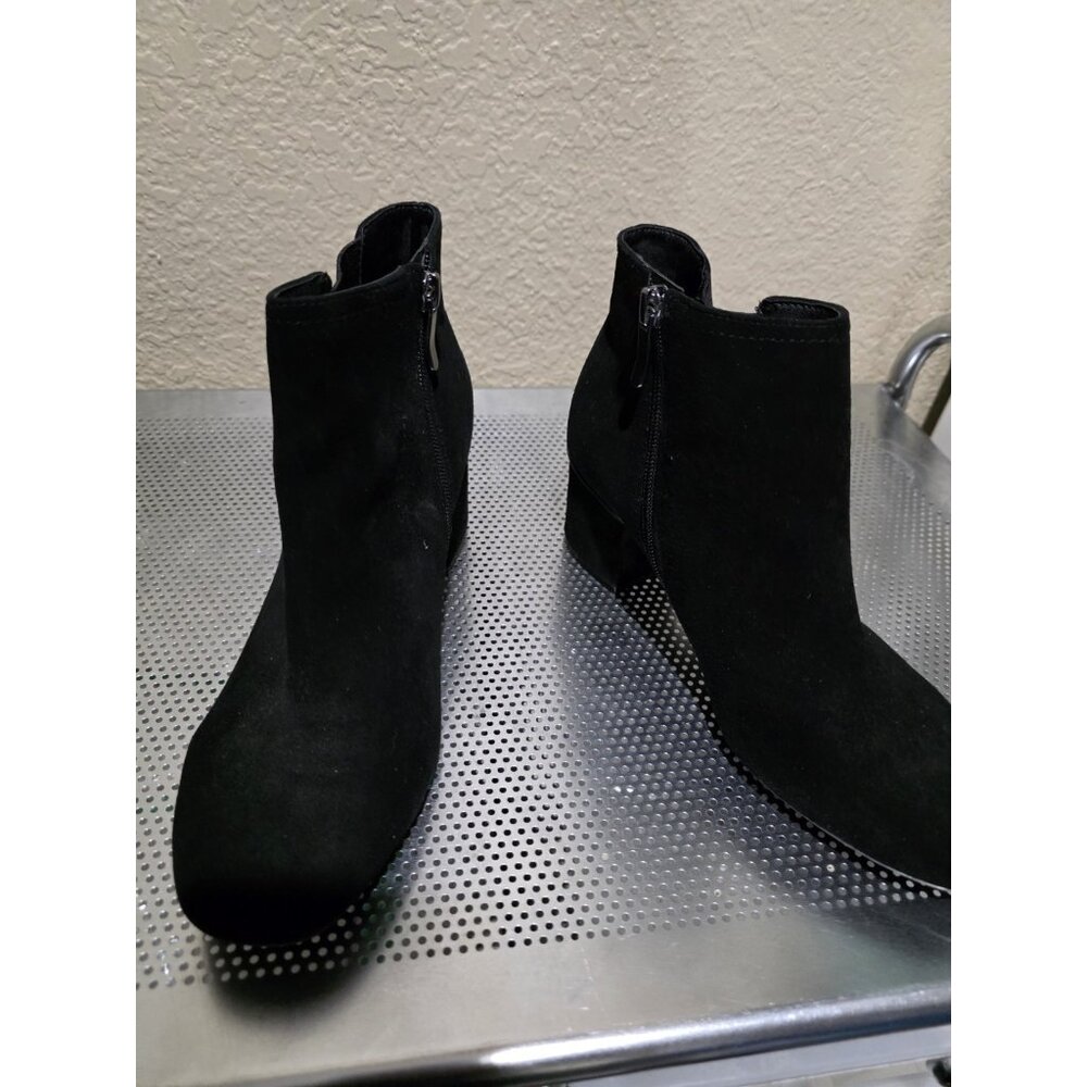 Evolve Black Suede Booties Block Heel Women's Size 7.5